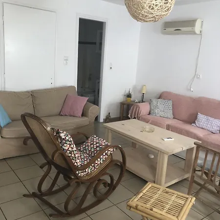 Cozy For Rent In Kythera Διαμέρισμα *
