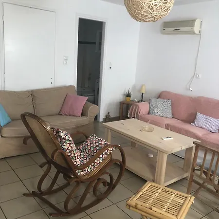Apartament Cozy For Rent In Kythera